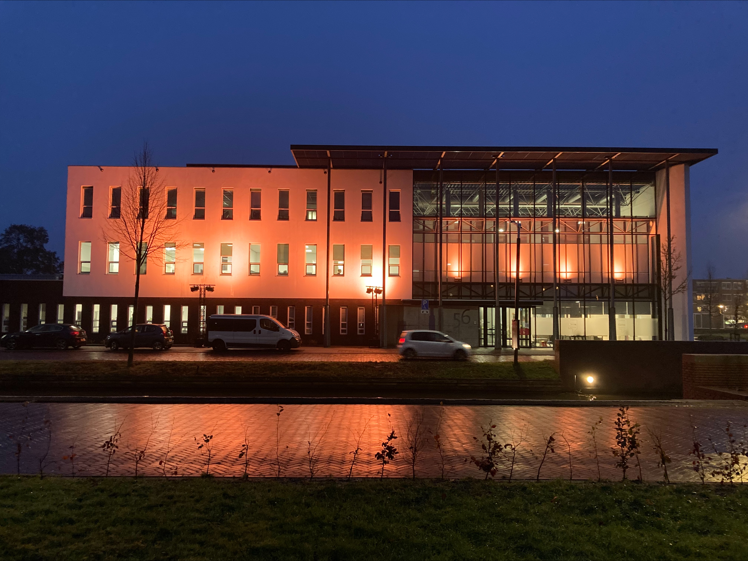 Gebouw Carins Orange the World